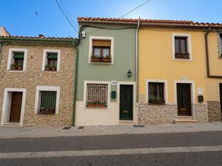 Casa adossada a Carrer Carrer Girona
