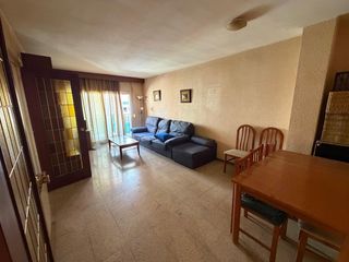 Appartement  Carrer carrer doctor ferran. Amplio piso de 4 habitaciones con ascensor y dos terrazas en el