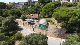 Chalet  Carrer carrer farigola. Exclusiva villa con parcela de 4.709 m2 y máxima privacidad en a