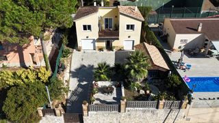 Chalet in Terrafortuna - Puig Ventós. Casa de 3 suites con porche y jacuzzi   terrafortuna, vidreres