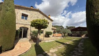 Miete Bauernhof  Garrigàs. Exclusiva casa rústica con jardín, piscina y vistas abiertas