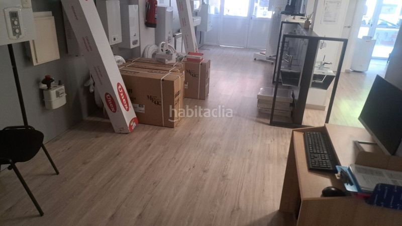 Foto 7f7e72d2-6eea-4944-a3c9-57bc64bb007f. Local comercial amb calefacció a La Gavarra Cornellà de Llobregat