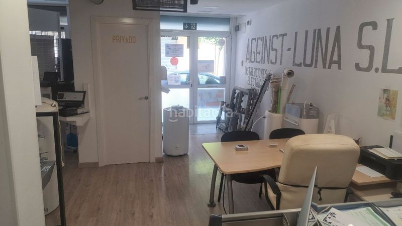 Foto ca2e93e5-8186-4015-b1b4-ed1b3d73f368. Local comercial amb calefacció a La Gavarra Cornellà de Llobregat