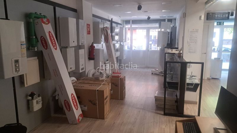 Foto d3c95f22-a768-4178-9279-09a84b2bdd2b. Local comercial amb calefacció a La Gavarra Cornellà de Llobregat