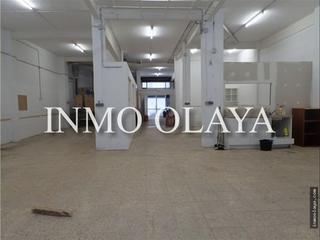 Business premise in Les Planes. Venta local comercial en el prat