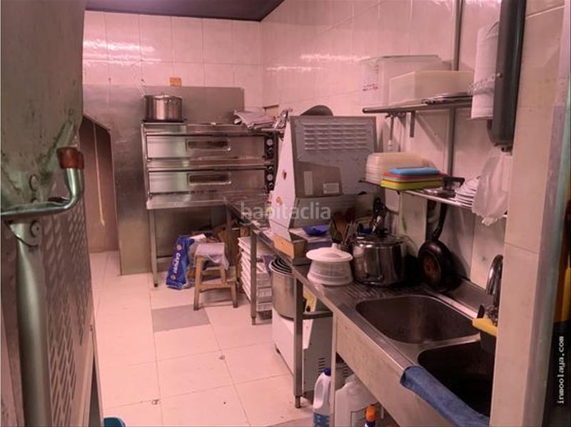 Foto db78f153-f7c6-4f94-9d17-4aa91cb29e45. Traspàs local comercial amb calefacció a El Camp de l´Arpa del Clot Barcelona