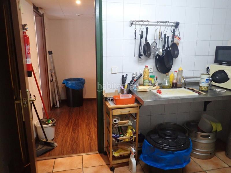 Foto 217e0019-2292-4494-8616-dc4e472d5c2c. Pas-de-porte local commercial avec chauffage dans Poble - Casc Antic Castellar del Vallès