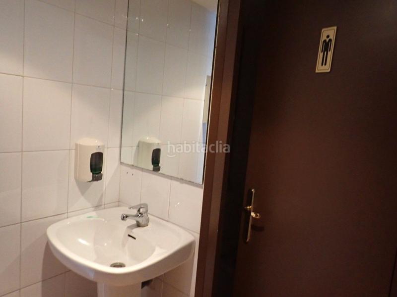 Foto e9ab0bbe-e16b-46a2-9644-322acb8df784. Pas-de-porte local commercial avec chauffage dans Poble - Casc Antic Castellar del Vallès