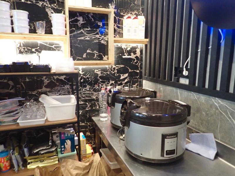 Foto 417b5183-7d5c-4952-bc19-956327e2d8c9. Traspàs local comercial amb calefacció a Centre Sant Boi de Llobregat