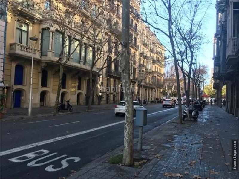Foto cfc2ffd4-5166-44b3-8ba0-d82c0f3d861e. Parking voiture dans L´Antiga Esquerra de l´Eixample Barcelona