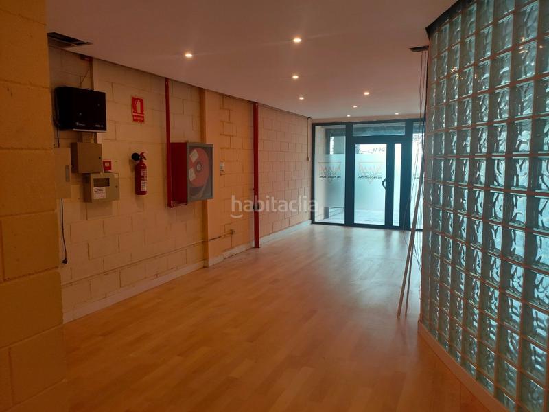 Foto 2368f642-b6d2-44ca-9626-637cefc0e312. Fabrikhalle mit heizung in Centre Badalona