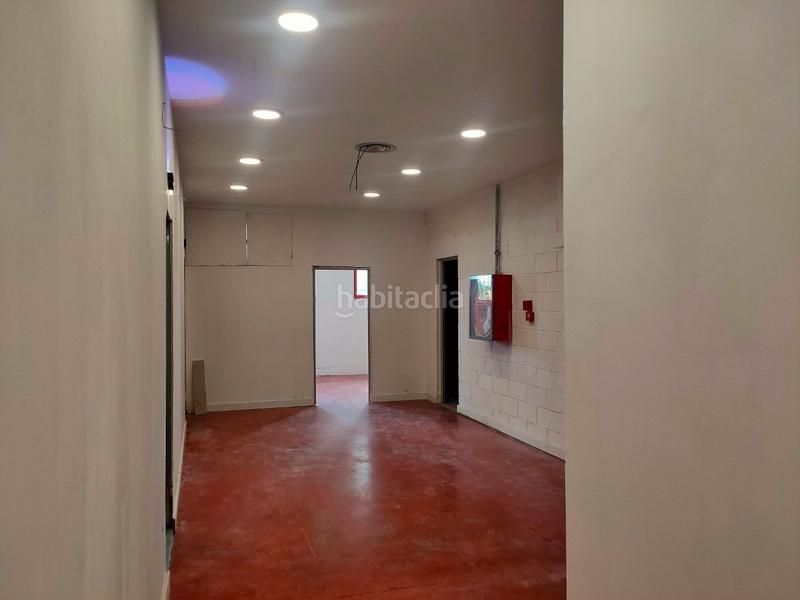 Foto 9010cb89-3a2a-458d-87f8-c49832c5f46f. Fabrikhalle mit heizung in Centre Badalona