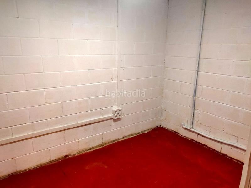 Foto c2834c39-6bf7-4408-895d-4eb9ed9701a3. Fabrikhalle mit heizung in Centre Badalona