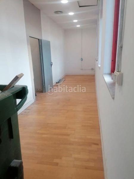 Foto c8281130-2147-4ba2-a57d-0d2b294c026d. Fabrikhalle mit heizung in Centre Badalona