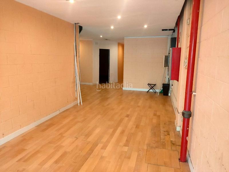 Foto d5156df4-5036-49f2-b3e0-306494e93881. Fabrikhalle mit heizung in Centre Badalona