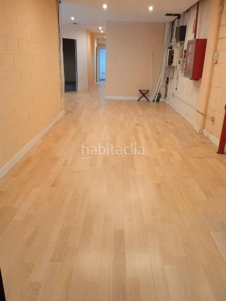 Foto df024c01-9097-442a-a394-202c9b3e59ee. Fabrikhalle mit heizung in Centre Badalona