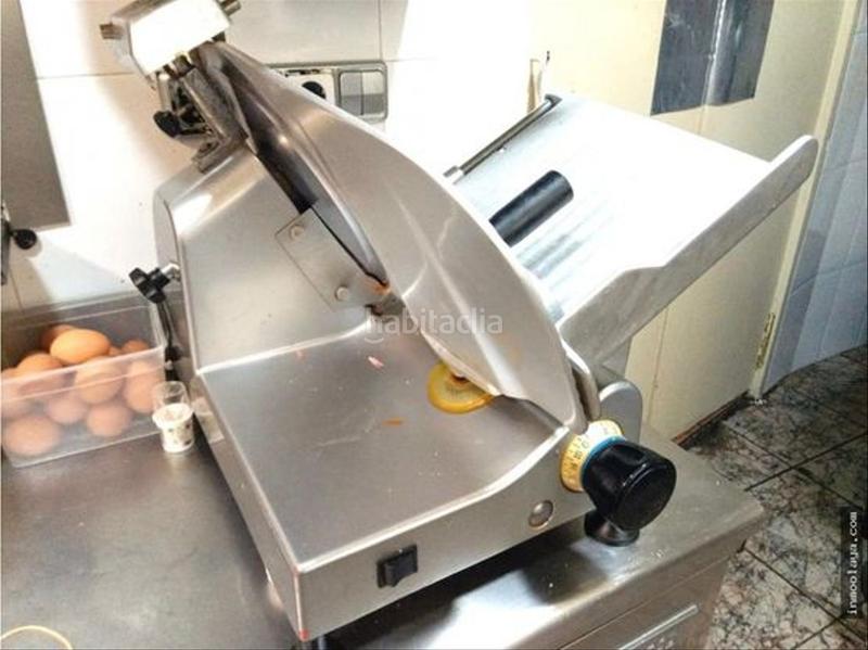 Foto b1c563cd-a3fa-4fe1-820e-8ce93be01c74. Pas-de-porte local commercial avec chauffage dans Centre Granollers