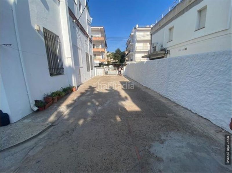 Foto e7c19250-f865-4d83-81ad-01c12b9550aa. Local comercial venta local en l´ en l´Estartit poble Estartit
