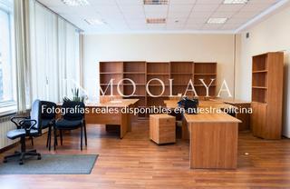 Locale commerciale in Centre. Venta local comercial en collbla