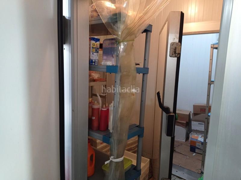 Foto b8ce57f9-8b7d-409d-8262-8349ad282862. Transfer business premise with heating in Sagnier-Plaça de Catalunya Prat de Llobregat (El)