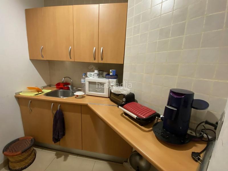 Foto c28bc78d-aa79-43bc-b75c-2b0f173b5ea6. Traspaso local comercial traspaso de peluquería salón de en Barcelona