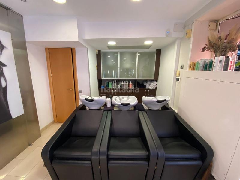 Foto d30d4e85-e9e3-4052-a683-f7ebaf10e121. Traspaso local comercial traspaso de peluquería salón de en Barcelona