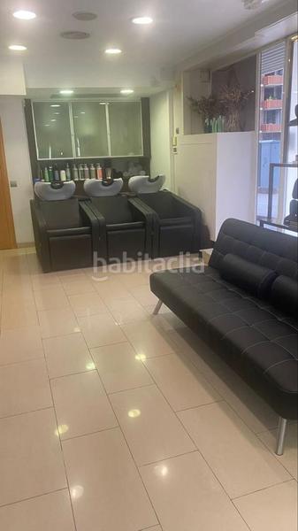 Foto f4744076-31be-4dfe-859b-1a41611aa450. Traspaso local comercial traspaso de peluquería salón de en Barcelona