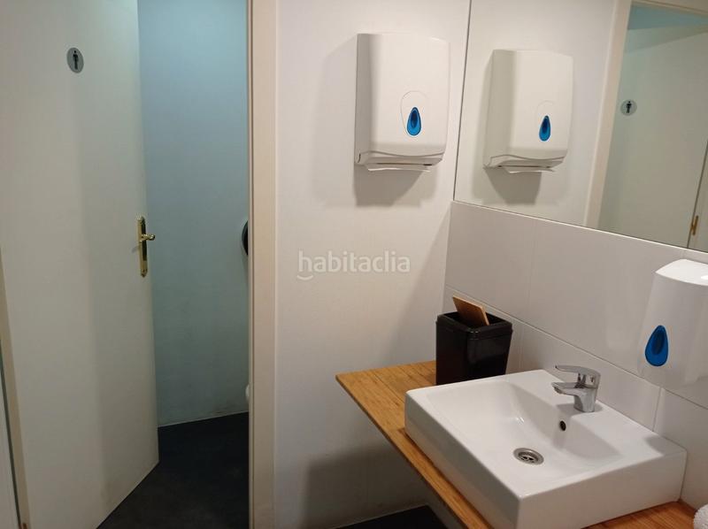 Foto 16f6d927-0efe-4240-bea0-70a6ab7f48fe. Transfer business premise with heating in Sants Barcelona