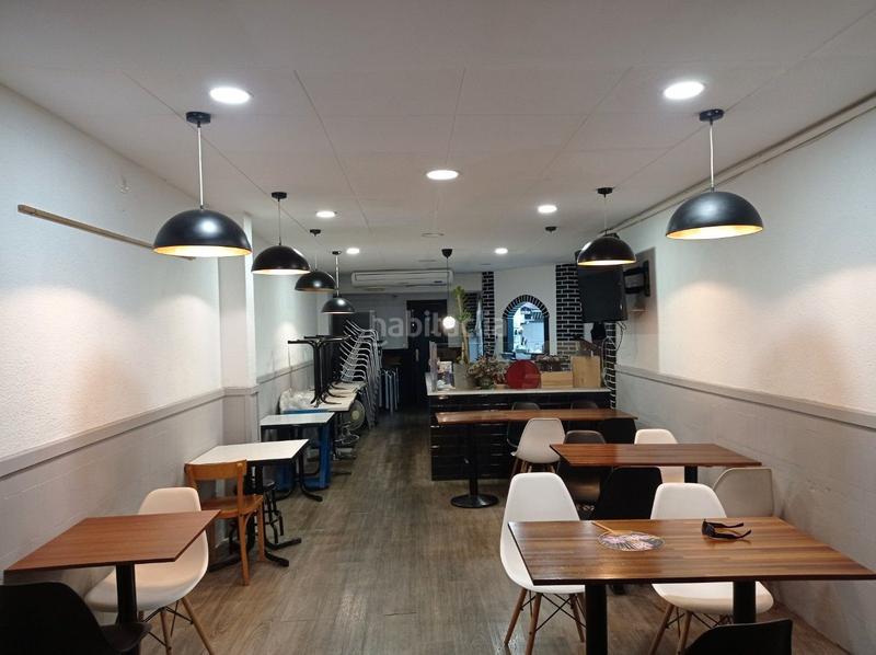 Foto e46f5406-b358-488f-9cf1-01536e39cb61. Trapasso locale commerciale con riscaldamento in Sants Barcelona