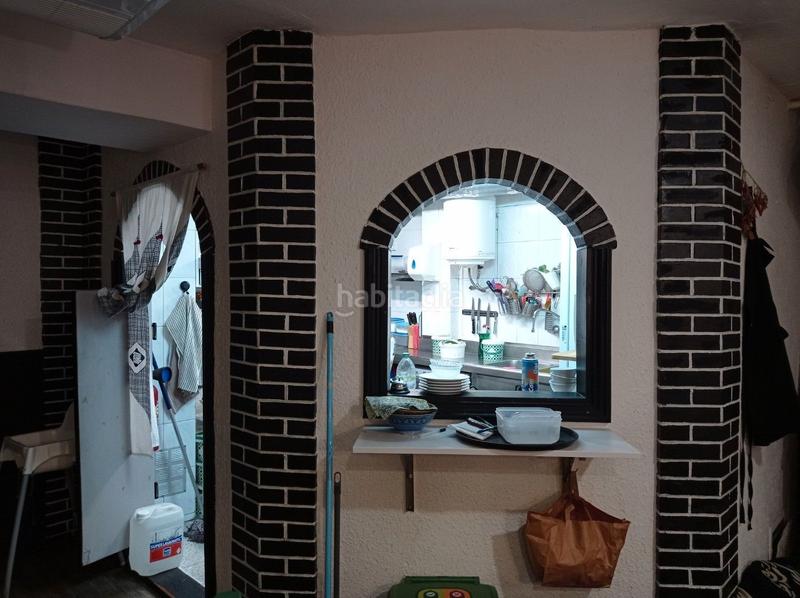 Foto ffd0fb94-6f3c-4992-84d5-e8ef96860d47. Trapasso locale commerciale con riscaldamento in Sants Barcelona