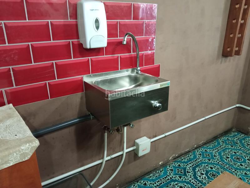 Foto ed35017d-0b15-48a0-b388-eddeb73c3fc2. Transfer business premise in Mercat Rubí