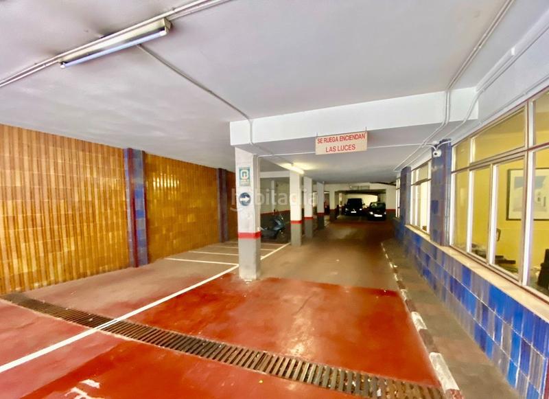 Foto 0ed0c76f-e651-4f54-8f86-1a0b29ee98e1. Aparcament cotxe a Navas Barcelona