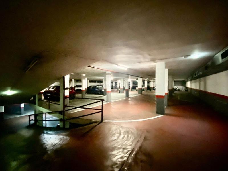 Foto 44215d4b-f64f-42d7-b121-588440b90832. Aparcament cotxe a Navas Barcelona