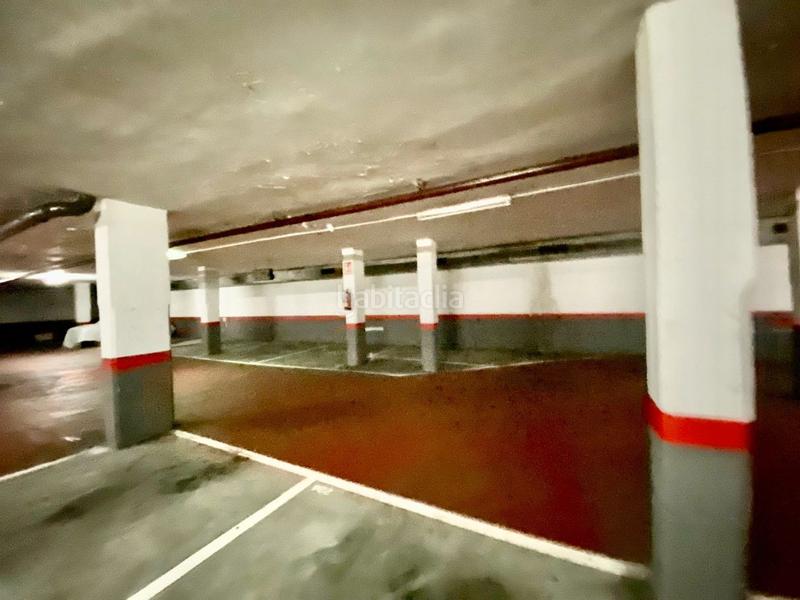 Foto fb98c4dd-3833-4165-8b54-02e7c62010cc. Aparcament cotxe a Navas Barcelona