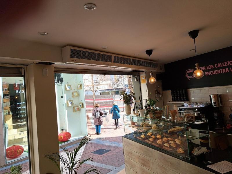 Foto 074fd4ce-6c9d-411c-a0c3-41d733495fdc. Traspaso local comercial traspaso cafetería con terraza en Terrassa