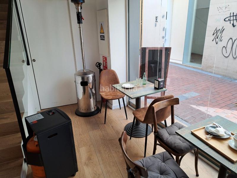 Foto a4f1f444-0159-4b73-865f-4d17c3eef2d7. Traspaso local comercial traspaso cafetería con terraza en Terrassa