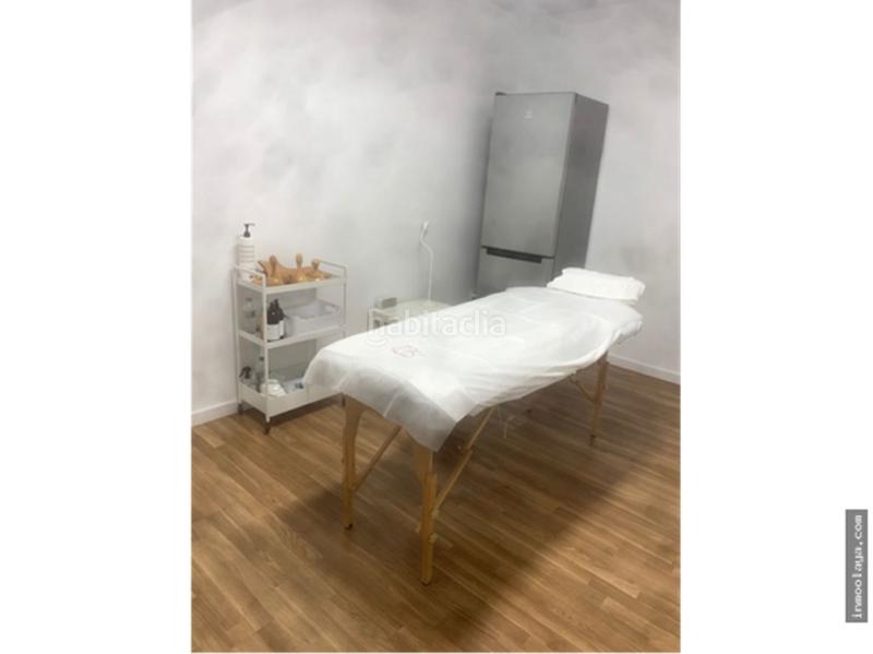 Foto 4ab6db35-fb26-4d51-97a0-8e7ab7def573. Traspàs local comercial amb calefacció a Ca n'Aurell Terrassa