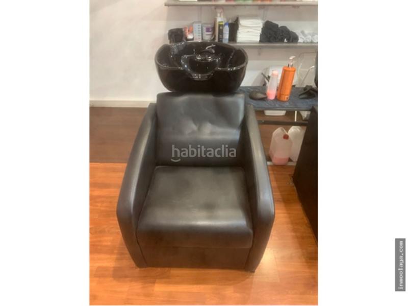 Foto 6e0c5202-cc42-4a42-ba25-37dc8b422463. Traspaso local comercial traspaso peluquería en Ca n'Aurell Terrassa