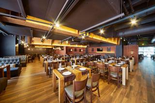 Local Comercial a Canyet. Venta de restaurante masía con 4 viviendas y 109.000 m² de terre