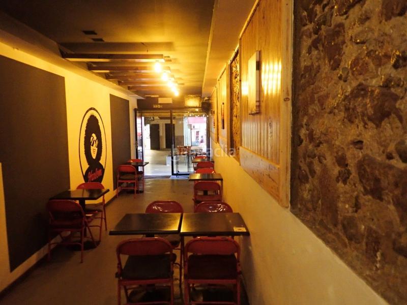 Foto c664eed3-8b7f-42ed-b980-fcebd8434c28. Transfer business premise with heating in Passeig Maragall Gavà