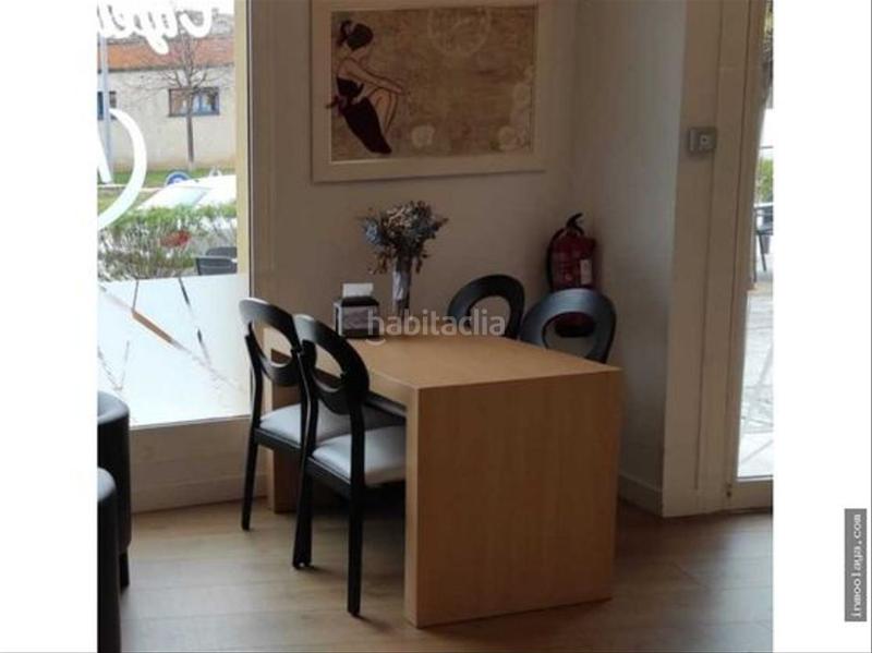 Foto 36dc5fee-c561-4be0-8f62-fcd505be1b06. Traspàs local comercial amb calefacció a Bisbal d´Empordà (La)