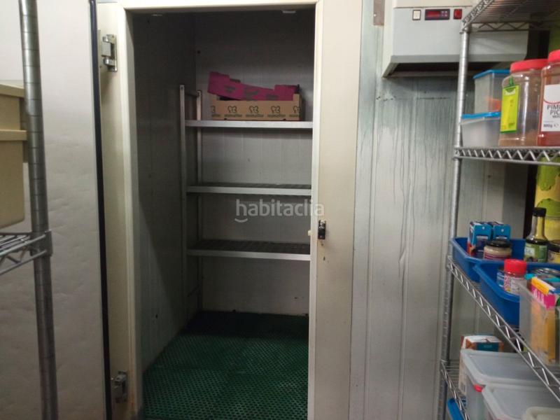 Foto 59d97eec-4d60-4343-b6c4-79a6c5a12c59. Traspaso local comercial traspaso rosticería takeaway en Terrassa