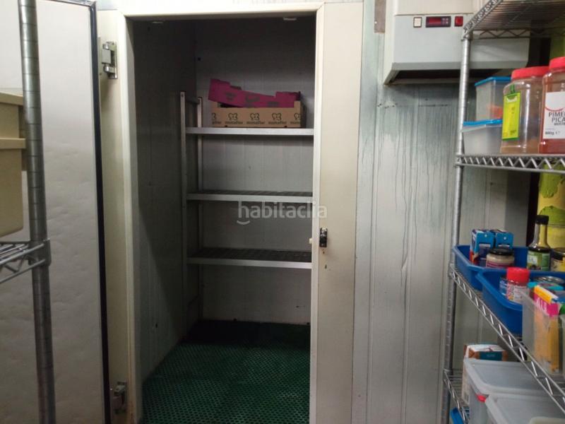 Foto cc4cc716-49c1-407e-9886-ba38b17cf597. Traspaso local comercial traspaso rosticería takeaway en Terrassa