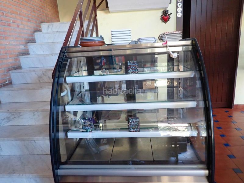 Foto f8eb7596-874c-4969-8f1f-9612331f1a94. Transfer business premise with heating in Segle XX Terrassa