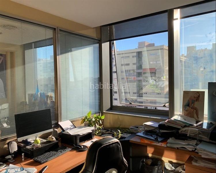 Foto c6274d51-335e-4d87-a7e0-eb2acf9225bb. Büro mit heizung parking in La Bordeta Barcelona