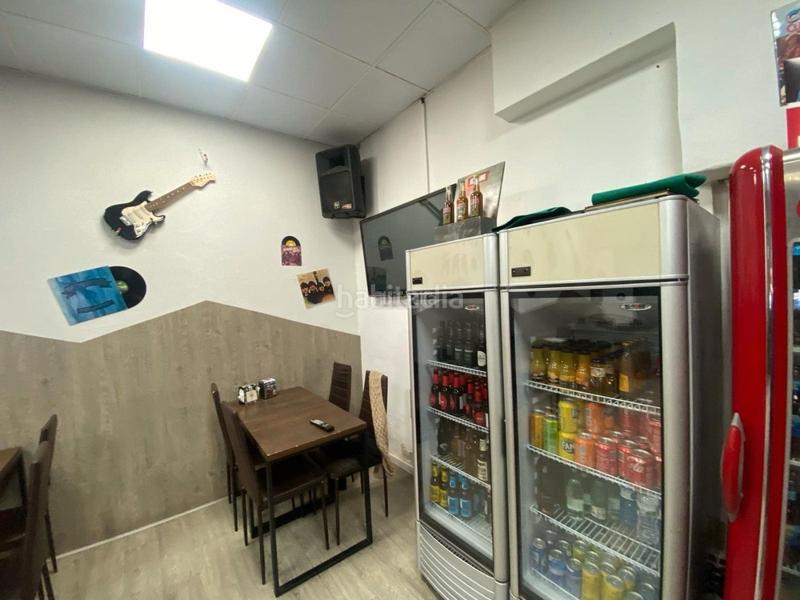 Foto 20336fbc-1cff-4f2e-85cf-7fb3e95c1f03. Trapasso locale commerciale con riscaldamento in Anglès