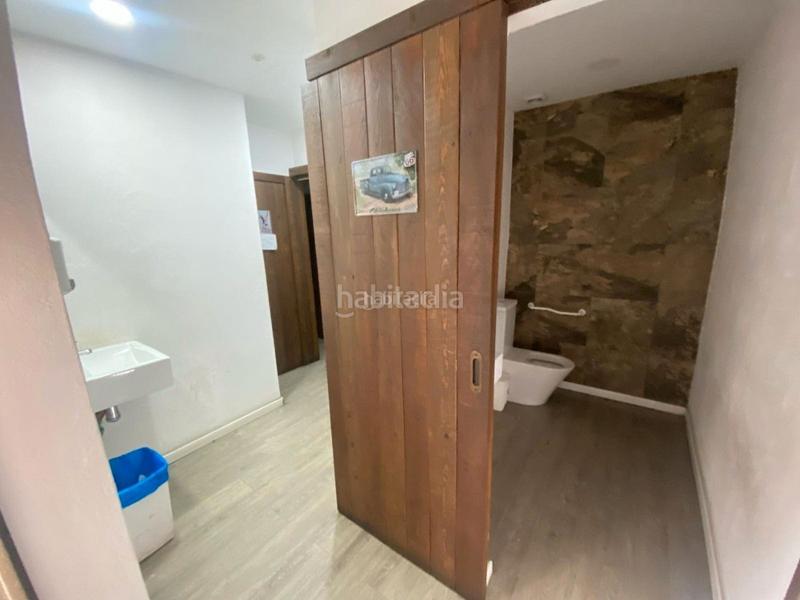 Foto 5e7aee94-c487-44ef-9a97-3b4f09df9ff7. Trapasso locale commerciale con riscaldamento in Anglès