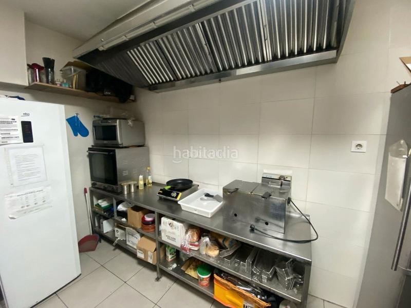 Foto 809d157f-3618-4388-8964-3f052c6cf8cd. Trapasso locale commerciale con riscaldamento in Anglès