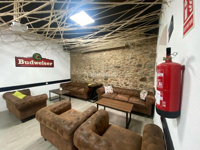 Foto 85ca4471-3ad9-4c3c-a1c3-09edd488e0a6. Trapasso locale commerciale con riscaldamento in Anglès