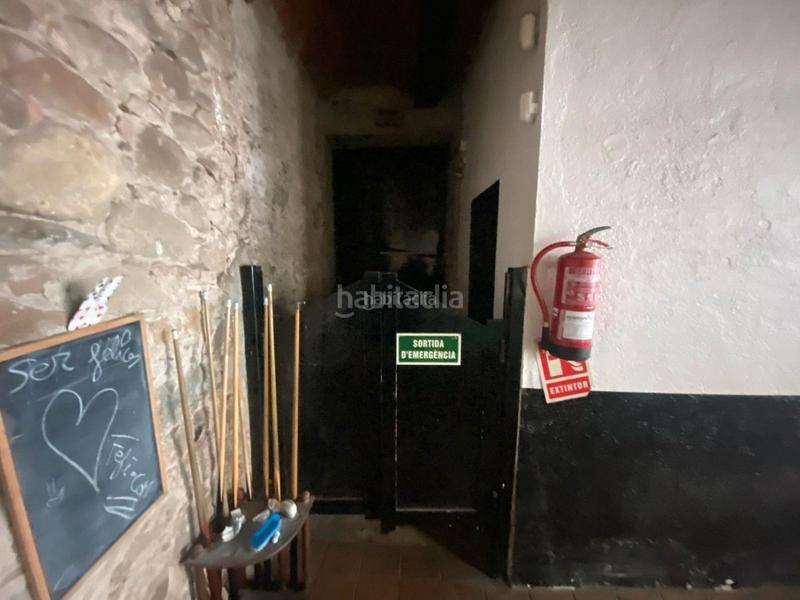 Foto 98d3fde3-f415-4f5e-8707-cad2db56812a. Trapasso locale commerciale con riscaldamento in Anglès